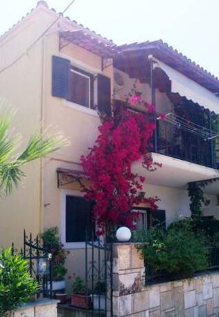 Grivas Apartments