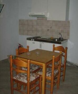 Penelope Studios And Apartments - Photo3