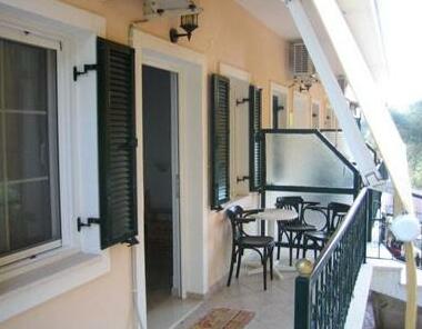 Penelope Studios And Apartments - Photo4
