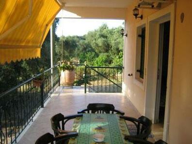 Penelope Studios And Apartments - Photo5