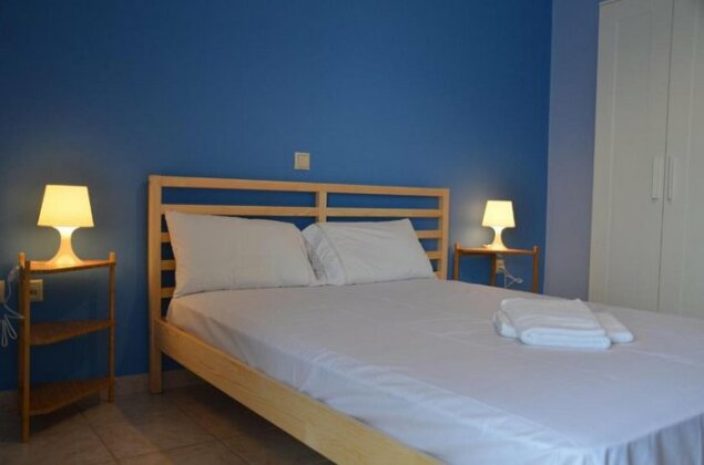 Spacious 2 bedroom maisonette next to Monolithi beach