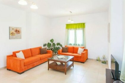 Olive Tree Farm 200m from the beach