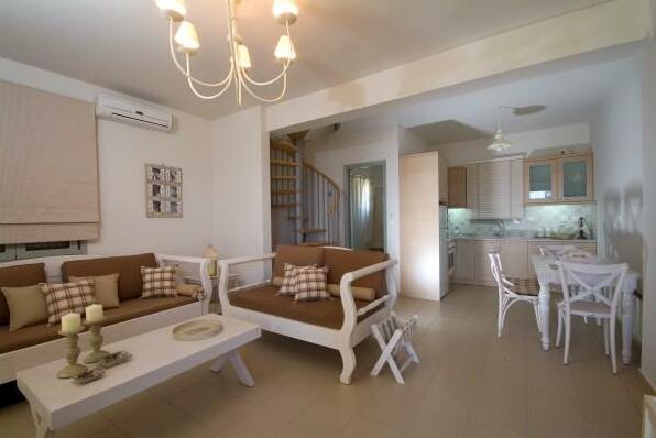Aeolia Villas - Photo2