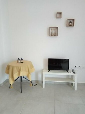 Almira Ghouse - Photo2