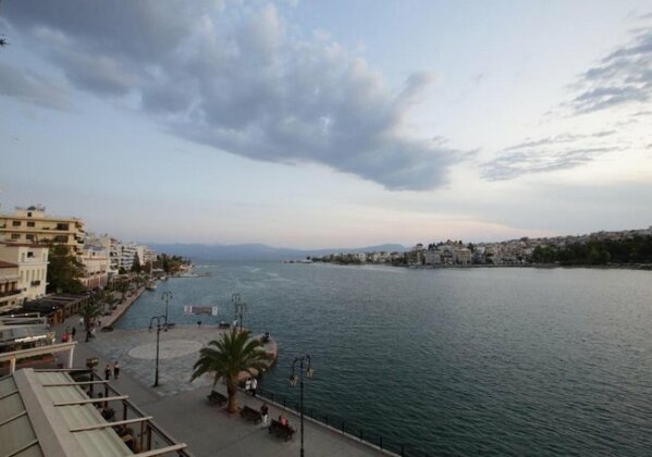 Chalkida Seafront Apartment - Photo3