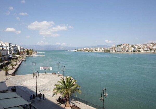 Chalkida Seafront Apartment - Photo5