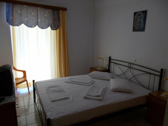 Helios Rooms - Photo2