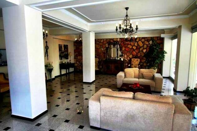 Iris Hotel & Spa - Photo2