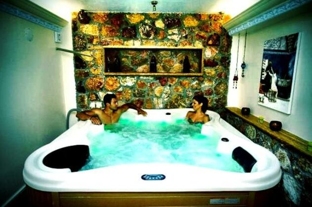 Iris Hotel & Spa - Photo4