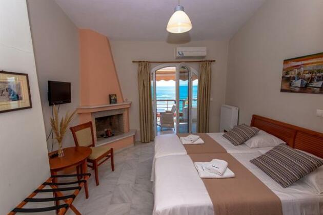 Over Sea Rooms & Villas - Photo4