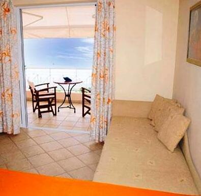Porto Xronia - Photo4