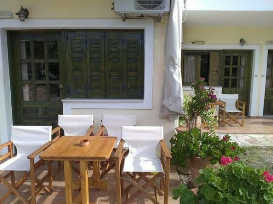Rent Rooms Alexiou - Photo4