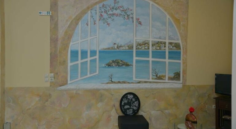 Royal's Studios - Photo2