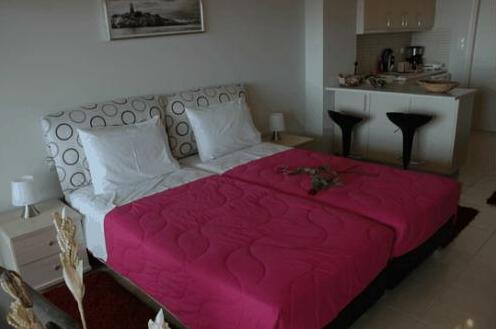 Thea Apartments Karystos - Photo2