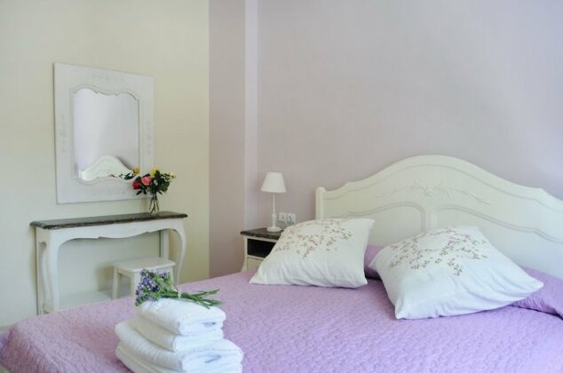 Triantafilia Guesthouse - Photo5