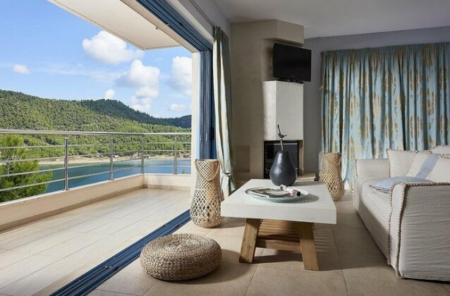 Xenia Residence & Suites - Photo3