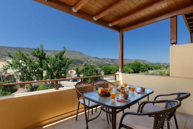 Gardenia-Shiny Retreat with Pool - Photo2