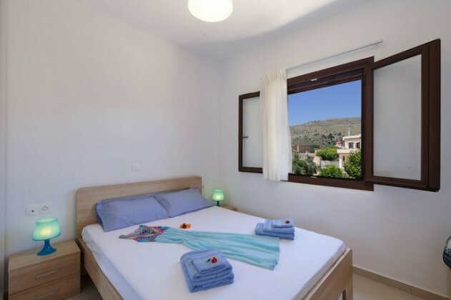 Gardenia-Shiny Retreat with Pool - Photo3