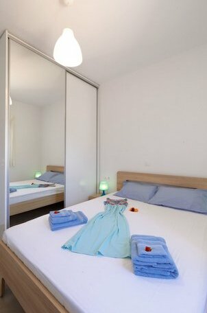 Gardenia-Shiny Retreat with Pool - Photo4