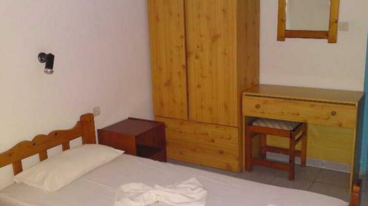 Eden Beach Apartments - Photo4
