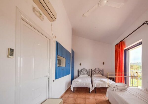 Lontos Suites - Photo4