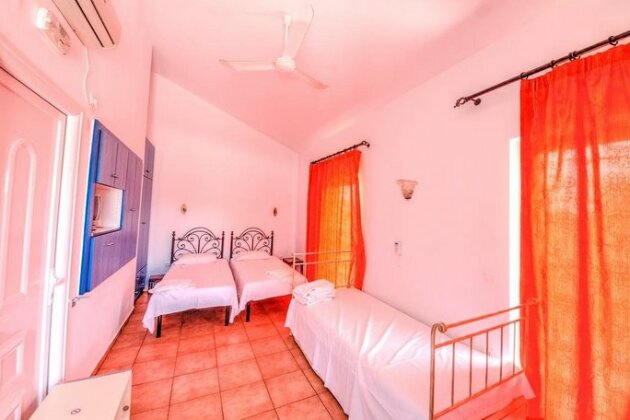Lontos Suites - Photo5