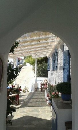 Artemis Rooms Folegandros - Photo2