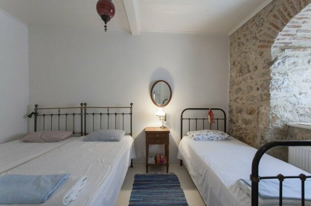 Large Traditional Captains House - Photo3