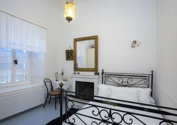 Large Traditional Captains House - Photo5