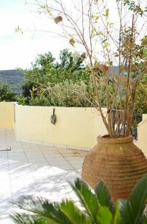 Kaloudis Apartments - Photo3