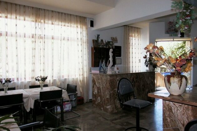 Labyrinth Hotel - Photo3
