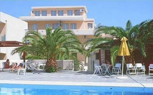 Manolis Family - Photo2