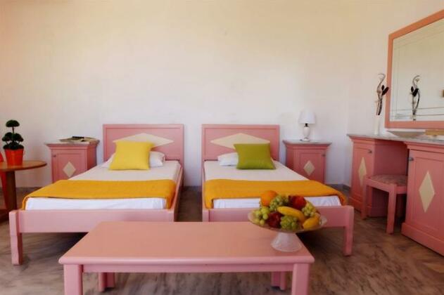 Manousos Sea Studios - Photo5