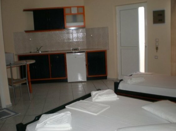 Nirvana Studios and Apartments - Photo2