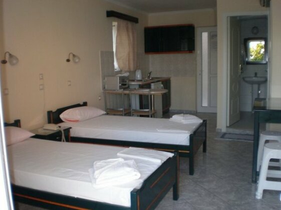 Nirvana Studios and Apartments - Photo3
