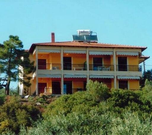  Photo 1
