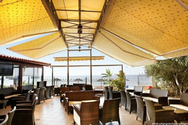 Martha's Haus Hotel - Photo3