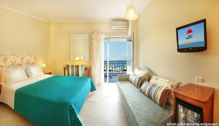 Martha's Haus Hotel - Photo4