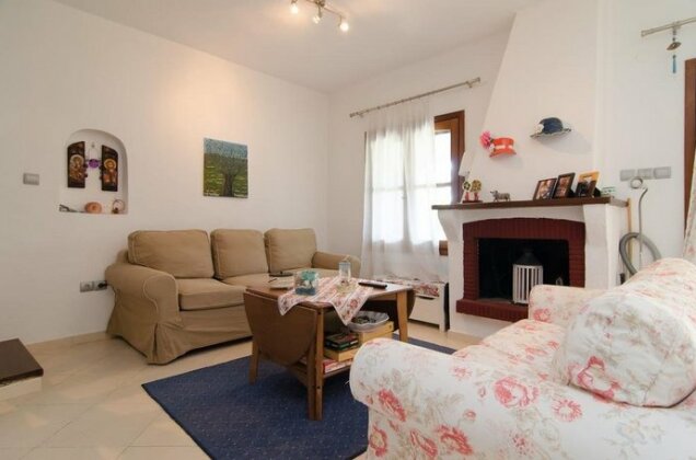 Mikiverna Kalives House - Photo2