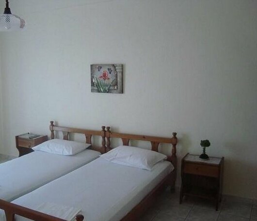 Yianna Studios & Apartments - Photo3
