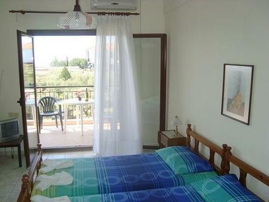 Yianna Studios & Apartments - Photo5