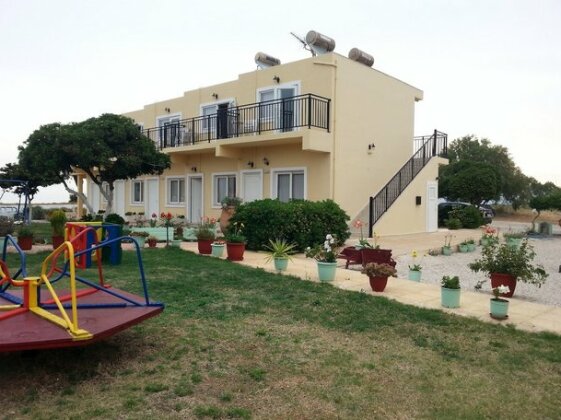 Baladinos Apartments - Photo2