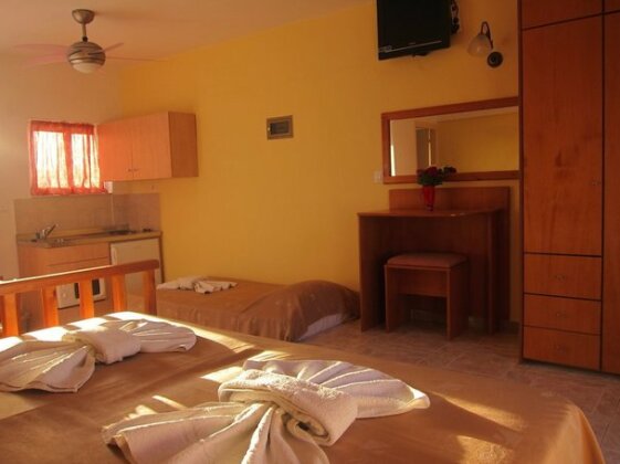 Baladinos Apartments - Photo5