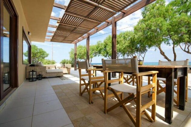 Manu Villa Seafront 3 Bedrooms 8 PAX Kouvohori Villas Crete - Photo2