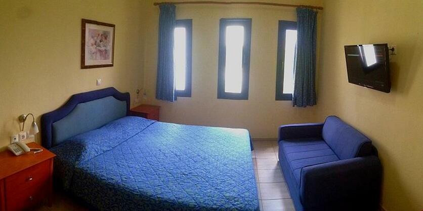 Blue Aegean Hotel & Suites - Photo4