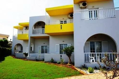Kamaria Apartments - Photo2