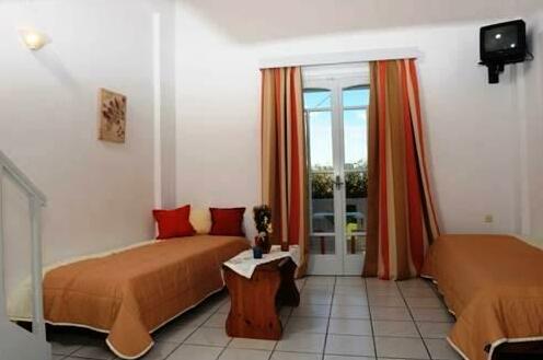 Kamaria Apartments - Photo4