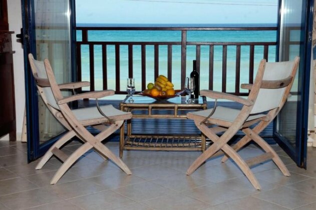 Mama's Beachfront Home - Photo2