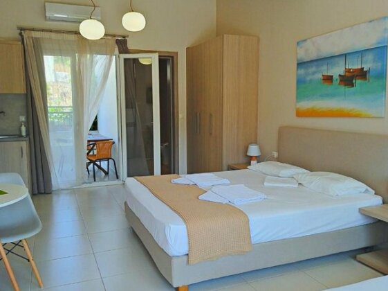 Minimalistic Apartment Near the Sea - Photo3