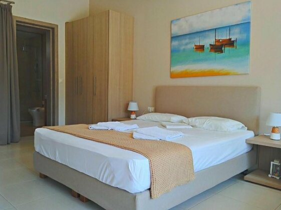 Minimalistic Apartment Near the Sea - Photo5